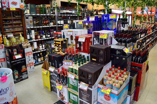 Liquor Store «Scores Liquors», reviews and photos, 6714 Shepherdsville Rd, Louisville, KY 40228, USA