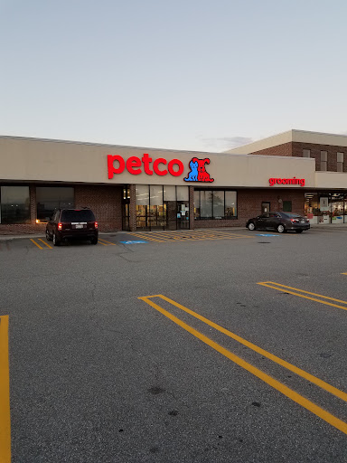 Pet Supply Store «Petco Animal Supplies», reviews and photos, 220 Maine Mall Rd, South Portland, ME 04106, USA