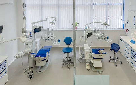 Dr Tot Dental image