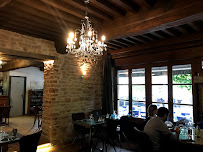 Atmosphère du Restaurant français La Terrasse à Cormatin - n°1