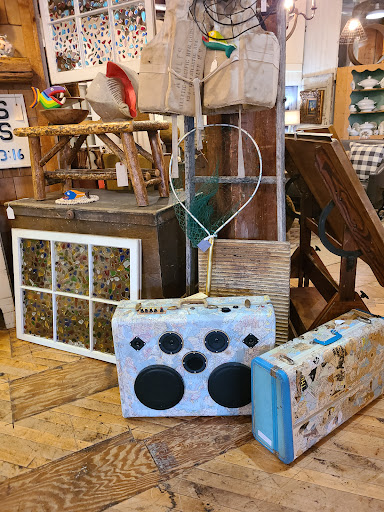 Antique Furniture Store «Hip and Humble», reviews and photos, 401 E Main St, Berryville, VA 22611, USA