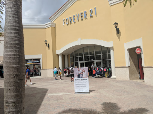 Shopping Mall «Orlando Outlet Marketplace», reviews and photos, 5269 International Dr, Orlando, FL 32819, USA