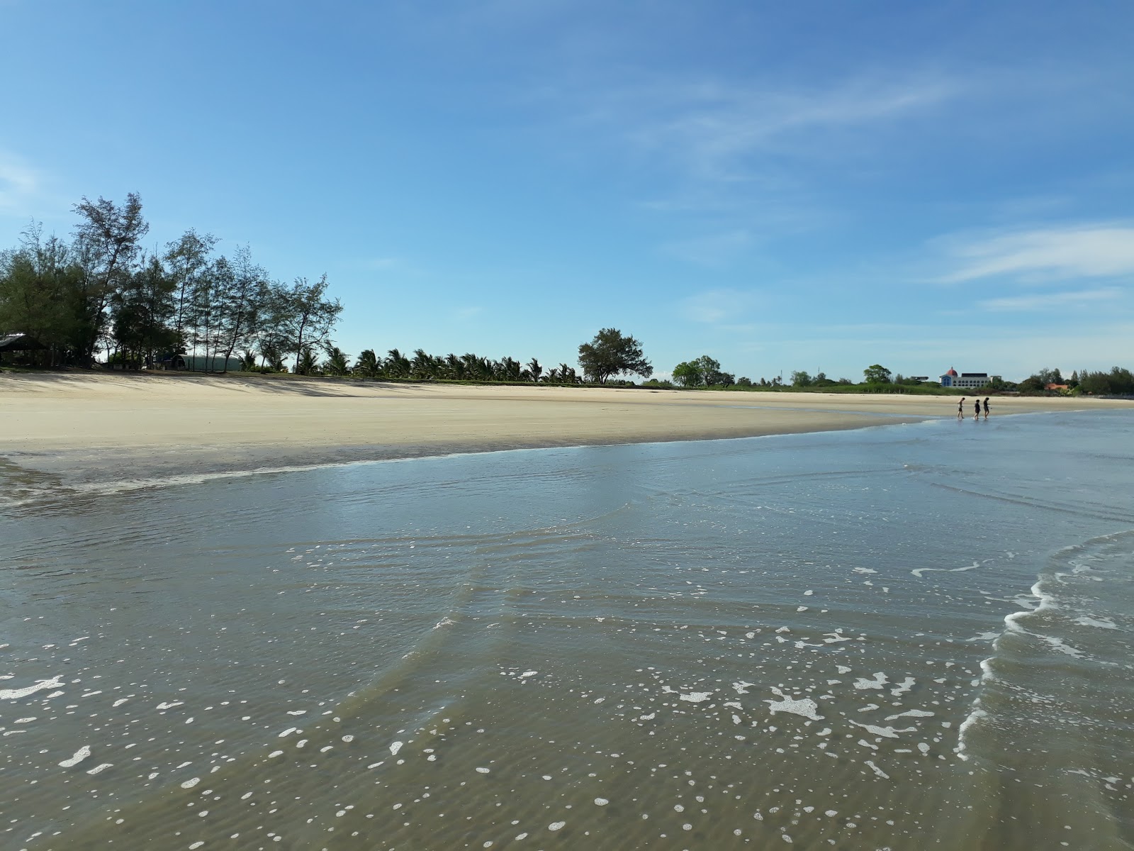 Foto von Kaew Beach mit sehr sauber Sauberkeitsgrad
