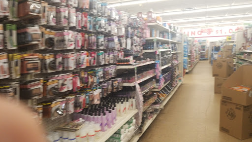 Dollar Store «Dollar Tree», reviews and photos, 120 N Brookwood Ave, Hamilton, OH 45013, USA