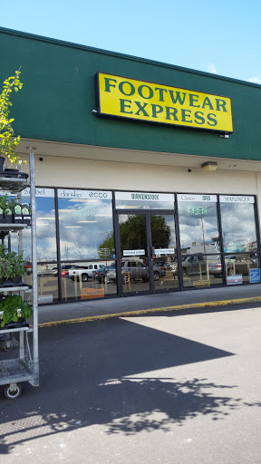 Footwear Express, 2252 Santiam Hwy SE, Albany, OR 97322, USA, 