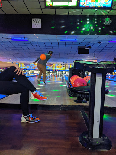 Bowling Alley «AMF Pin-O-Rama Lanes», reviews and photos, 1724 Genesee St, Utica, NY 13502, USA