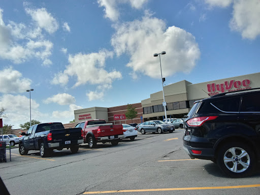 Supermarket «Hy-Vee», reviews and photos, 207 NE Englewood Rd, Kansas City, MO 64118, USA