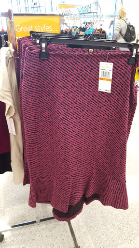 Clothing Store «Ross Dress for Less», reviews and photos, 1720 Douglas Rd, Oswego, IL 60543, USA