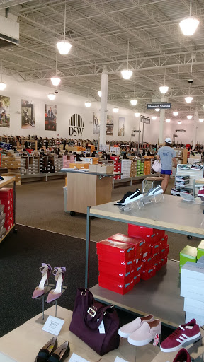 Shoe Store «DSW Designer Shoe Warehouse», reviews and photos, 290 Mid Rivers Center, St Peters, MO 63376, USA