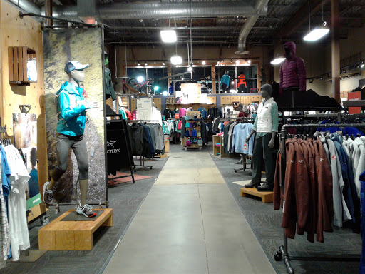 Camping Store «REI», reviews and photos, 11950 Grand Commons Ave, Fairfax, VA 22030, USA