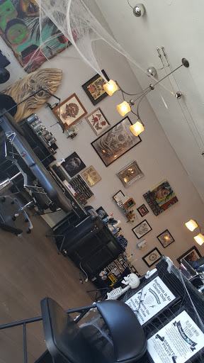Tattoo Shop «Black Diamond Tattoo», reviews and photos, 412 Lincoln Blvd, Venice, CA 90291, USA