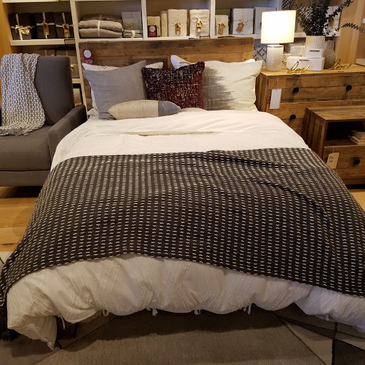 Furniture Store «west elm», reviews and photos, 5307 E Mockingbird Ln #100, Dallas, TX 75206, USA