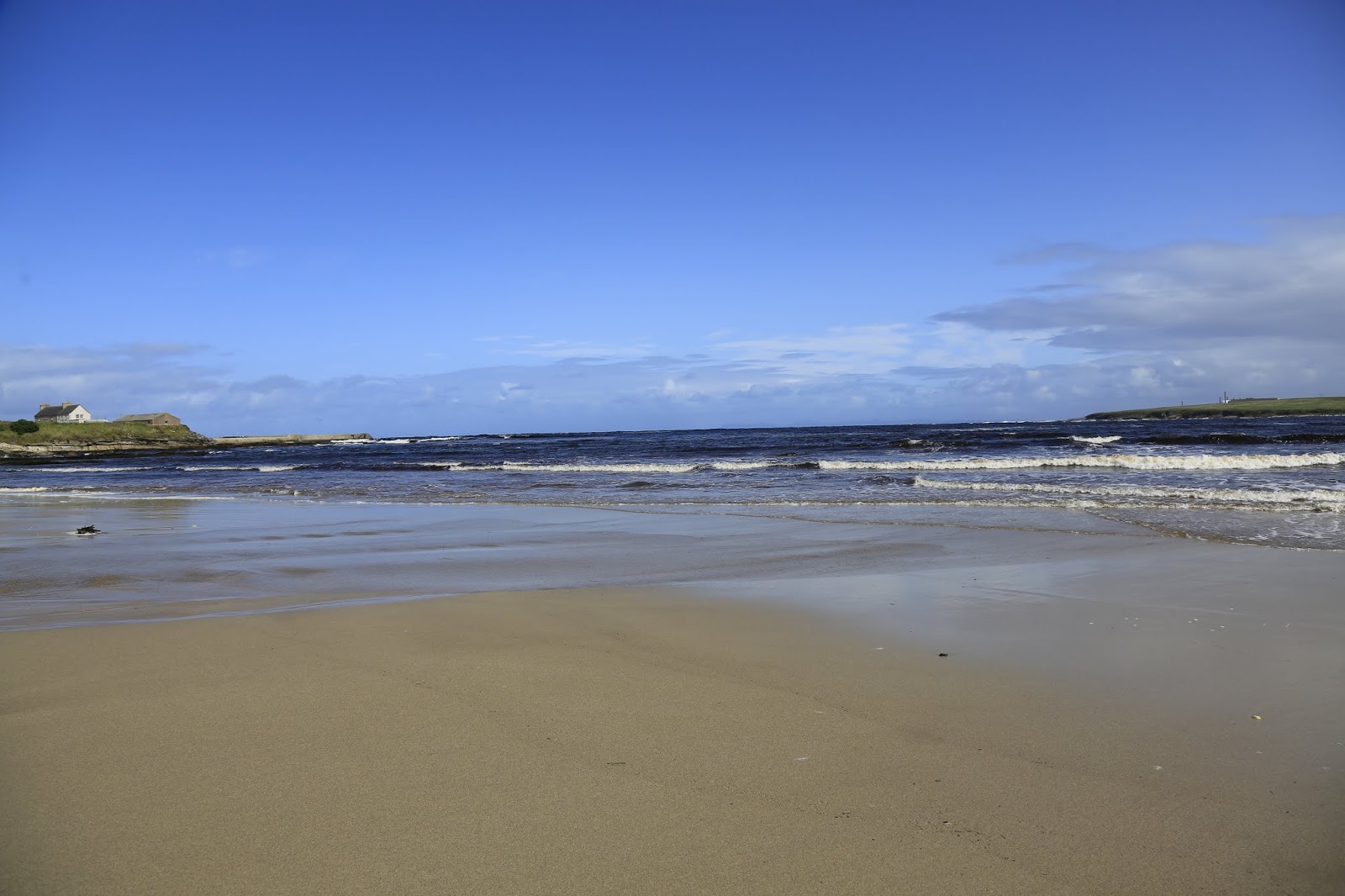 Foto af Sandside Bay Beach med høj niveau af renlighed