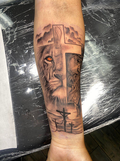 Explore brain cancer tattoo ideas, creative tattoo ideas in El Paso, available at American Tattoo Society of Ft Bliss