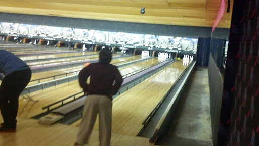 Bowling Alley «Super Bowl Bellewood», reviews and photos, 1211 Waterworks Rd, Newport, KY 41071, USA