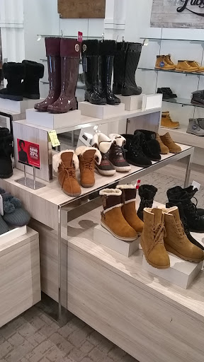 Stores to buy women's black boots Milwaukee