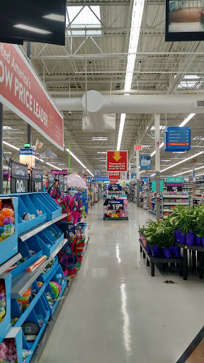 Department Store «Walmart Supercenter», reviews and photos, 4115 E Lincoln Way, Sterling, IL 61081, USA