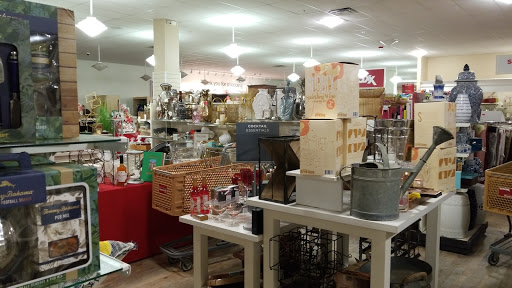 Department Store «T.J. Maxx and HomeGoods», reviews and photos, 3050 Sheridan Dr, Amherst, NY 14226, USA