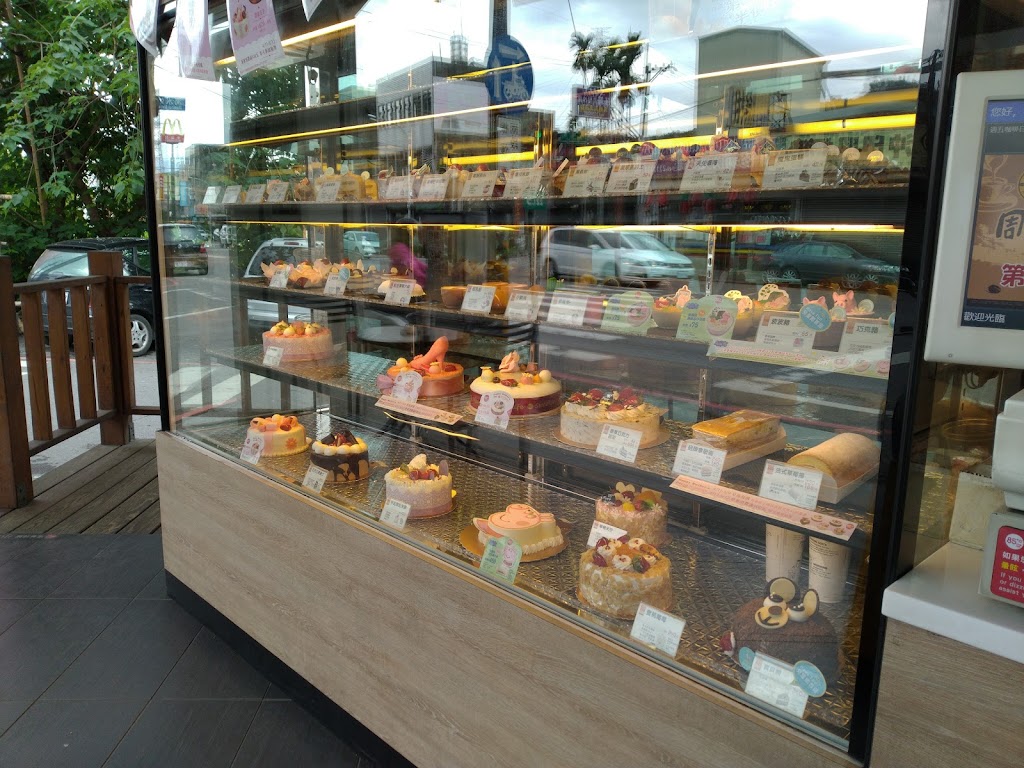 85度C咖啡蛋糕飲料麵包-名間彰南店 的照片