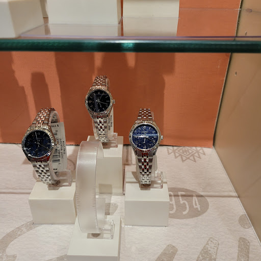 Watch Store «Fossil Outlet Store», reviews and photos, 18521 Outlet Blvd #725, Chesterfield, MO 63005, USA