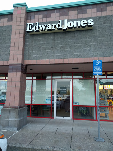 Shopping Mall «Gateway Shopping Center», reviews and photos, 9924 NE Halsey St, Portland, OR 97220, USA