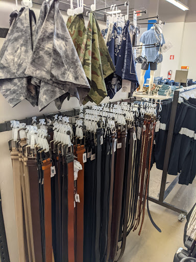Clothing Store «Old Navy», reviews and photos, 634 Spectrum Center Dr, Irvine, CA 92618, USA