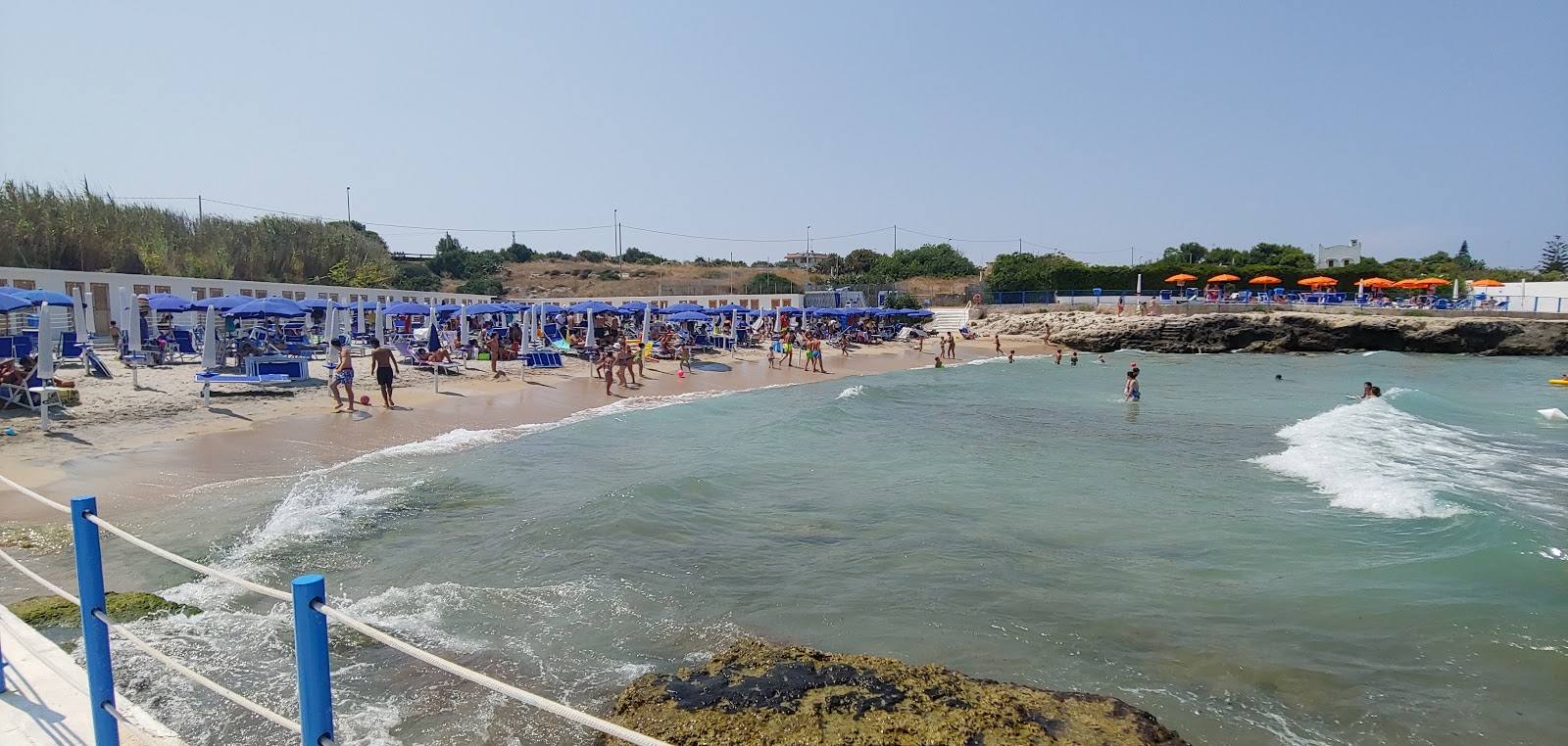 Foto von Lido Calarena - Cozze Beach mit sehr sauber Sauberkeitsgrad