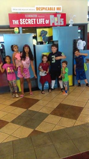 Movie Theater «New Vision Theatres - Mounds View 15», reviews and photos, 2430 County Hwy 10, Mounds View, MN 55112, USA