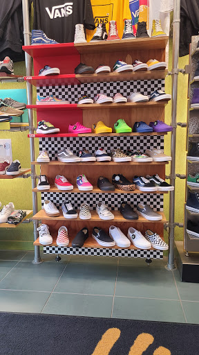 Shoe Store «Journeys», reviews and photos, 15900 La Cantera Pkwy #6635, San Antonio, TX 78256, USA