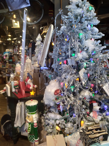 American Restaurant «Cracker Barrel Old Country Store», reviews and photos, 725 Foxcroft Ave, Martinsburg, WV 25401, USA