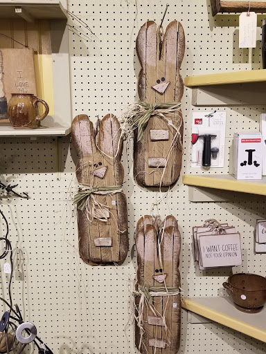 Shopping Mall «West End Garage, Cape May», reviews and photos, 484 W Perry St, Cape May, NJ 08204, USA