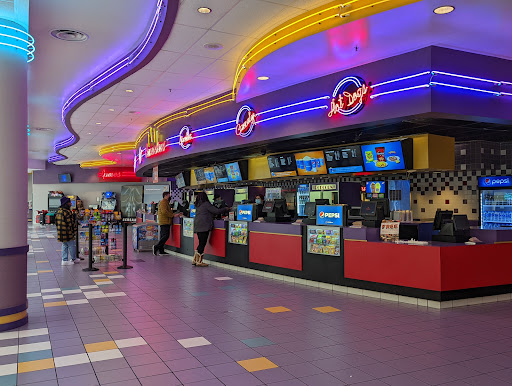 Movie Theater «Regal MacArthur Center Stadium 18 & RPX», reviews and photos, 300 Monticello Ave #330, Norfolk, VA 23510, USA