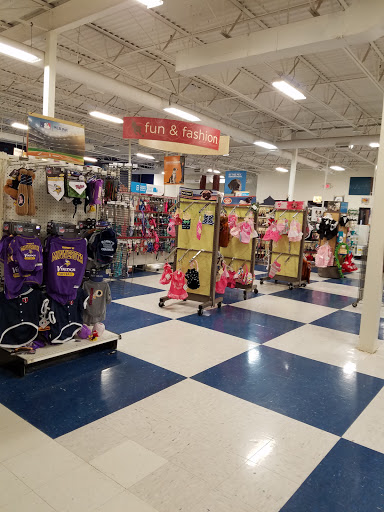 Pet Supply Store «Petco Animal Supplies», reviews and photos, 7590 150th St W, Apple Valley, MN 55124, USA