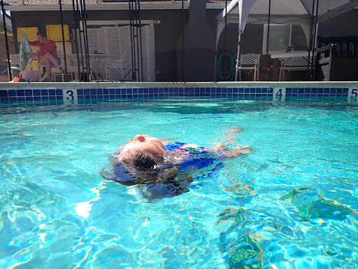 Swimming instructor Thousand Oaks
