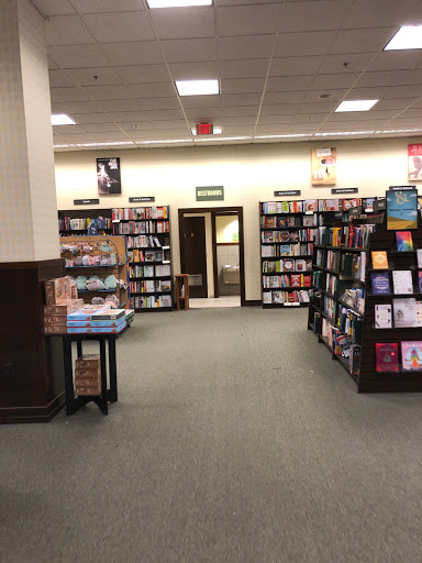 Book Store «Barnes & Noble», reviews and photos, 100 Greyrock Pl, Stamford, CT 06901, USA