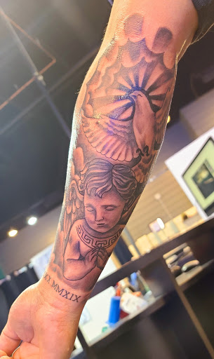 Tattoo Shop «Tattoo Addiction», reviews and photos, 2620 E Washington Ave, Madison, WI 53704, USA