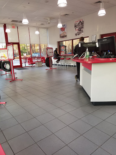 Tire Shop «Discount Tire Store - Atlanta, GA», reviews and photos, 2717 Spring Rd SE, Smyrna, GA 30080, USA