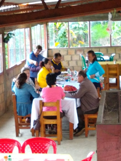 Piqueteadero punto Dos - Unnamed Road, Anolaima, Cundinamarca, Colombia