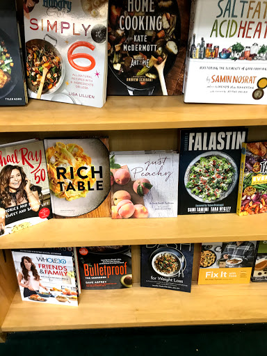 Book Store «Womrath Book Shop», reviews and photos, 76 Pondfield Rd, Bronxville, NY 10708, USA