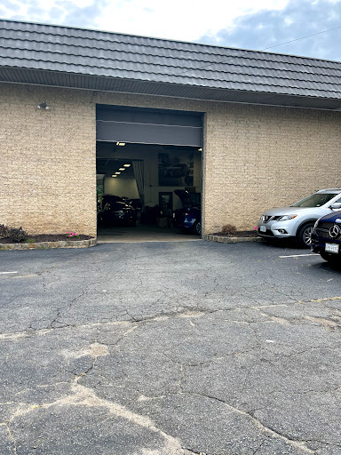 Auto Body Shop «Burleighs Auto Body», reviews and photos, 2211 Tazewell St, Richmond, VA 23222, USA