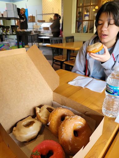 Donut Shop «YoYo Donuts * Coffee * Ice Cream», reviews and photos, 5757 Sanibel Dr, Minnetonka, MN 55343, USA