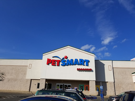 Pet Supply Store «PetSmart», reviews and photos, 475 Bank St, Waterbury, CT 06708, USA