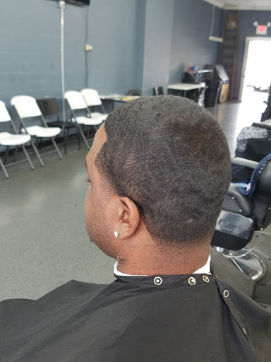 Barber Shop «Razor 1 Kutz Barbershop», reviews and photos, 7218 Montgomery Rd, Silverton, OH 45236, USA