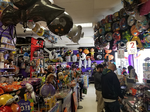 Shopping Mall «Bay Plaza Shopping Center», reviews and photos, 2100 Bartow Ave, Bronx, NY 10475, USA