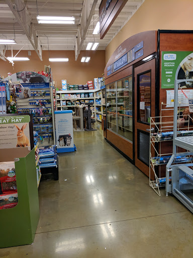 Pet Supply Store «PetSmart», reviews and photos, 2141 N Rose Ave, Oxnard, CA 93036, USA