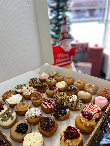 Donut Shop «Peace, Love & Little Donuts of Hudson», reviews and photos, 51 S Main St #4, Hudson, OH 44236, USA