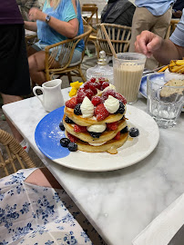 Brunch du Restaurant servant le petit-déjeuner AZUR CAFÉ BRUNCH & COFFEE CHAMPS-ELYSÉES à Paris - n°3