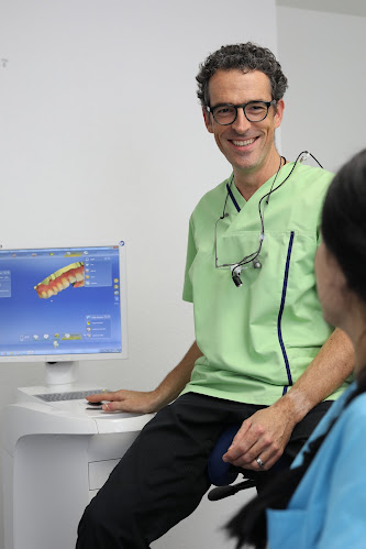 Mr. Dr. Guillaume Honoré Dentiste