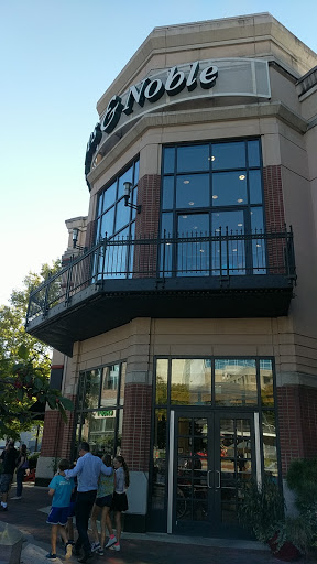 Book Store «Barnes & Noble», reviews and photos, 4801 Bethesda Ave, Bethesda, MD 20814, USA