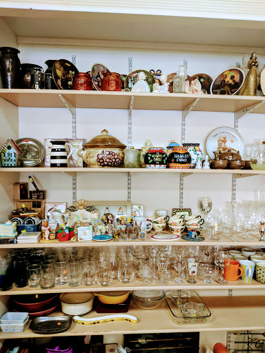 Book Store «Goodwill Bookstore & Donation Center - Oak Park», reviews and photos, 624 Lindero Canyon Rd, Oak Park, CA 91377, USA